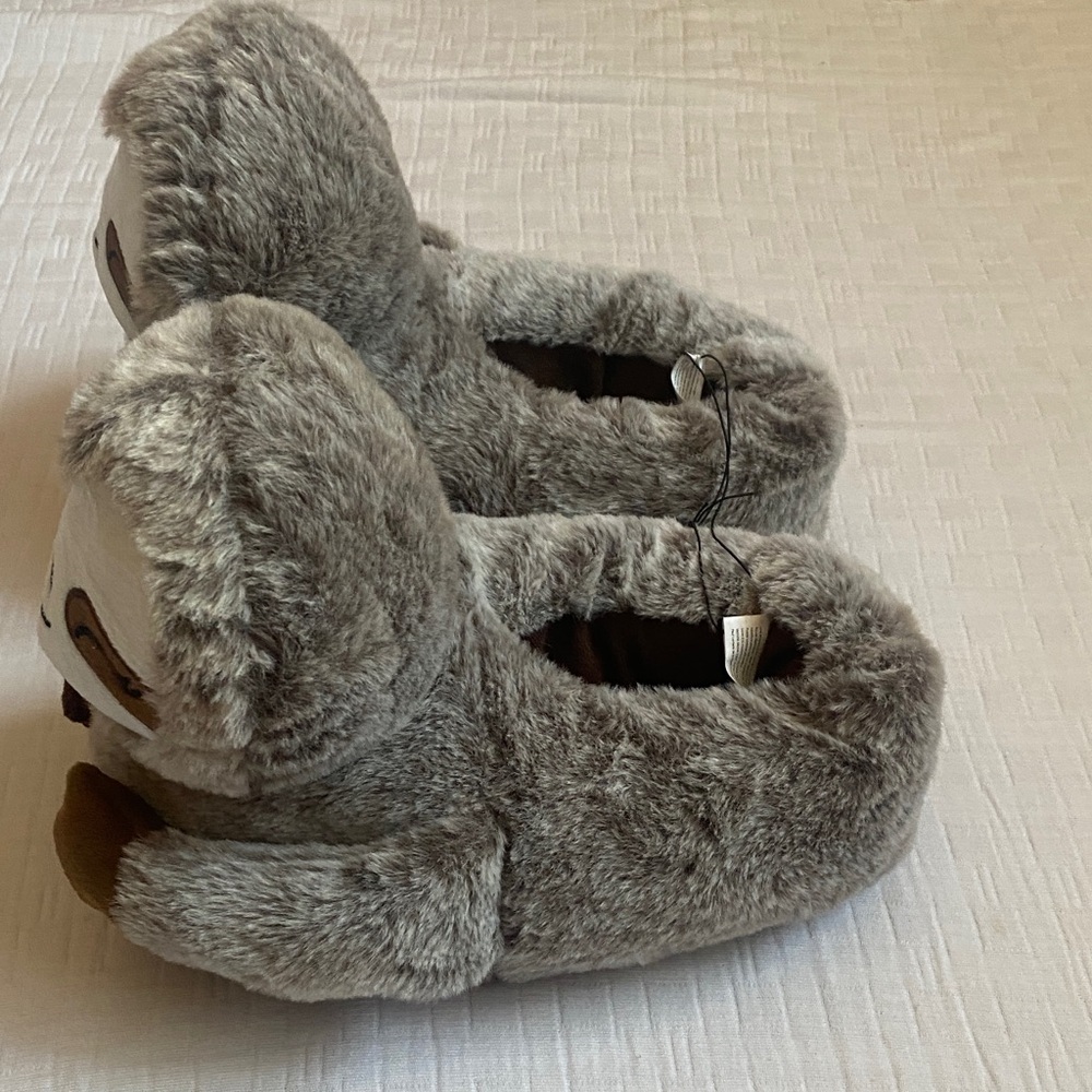 Cozy Sloth Plush Slippers - Gray and Brown - Picture 4 of 8